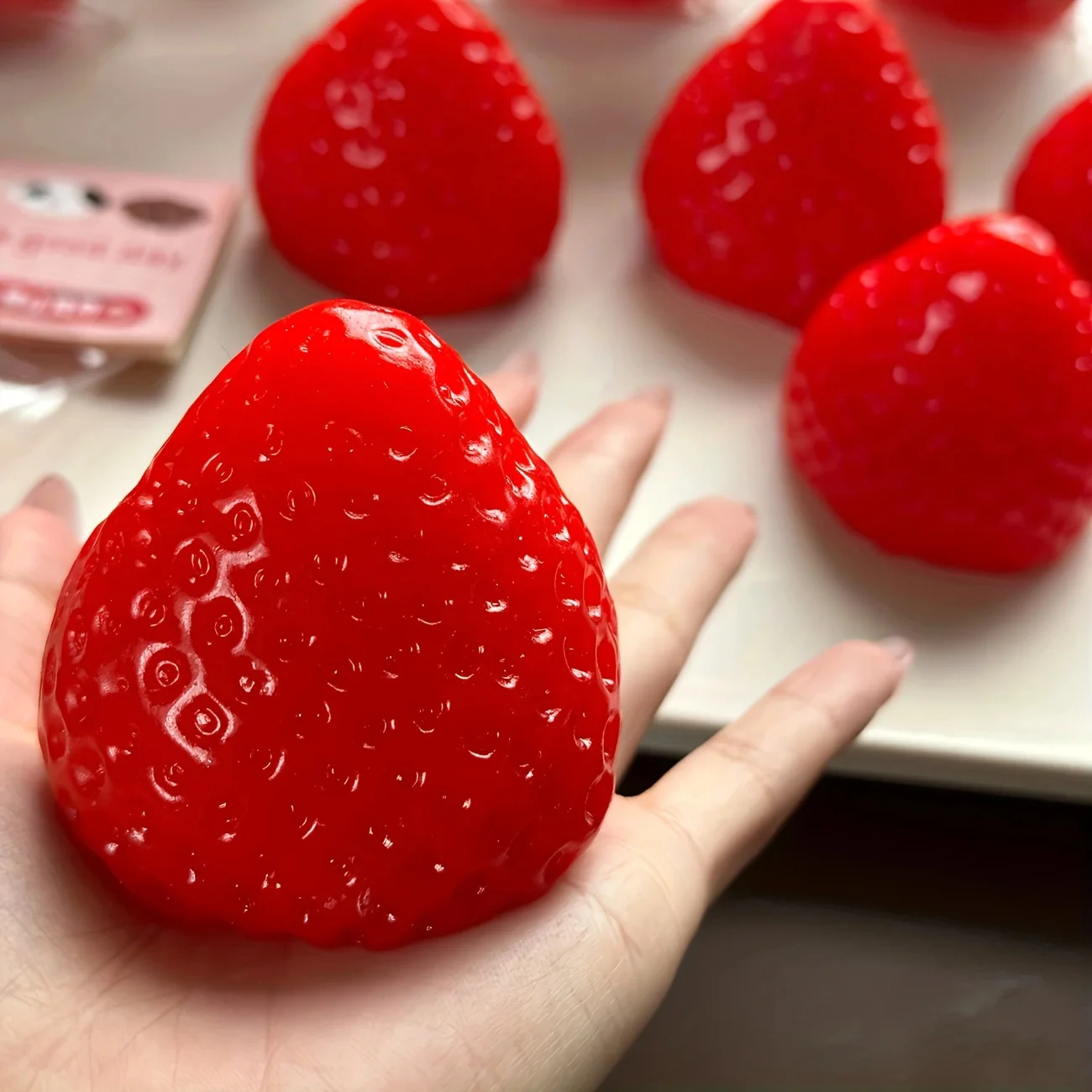 Strawberry Taba Squishy Fidget - Stationery Warehouse avaliação e preço